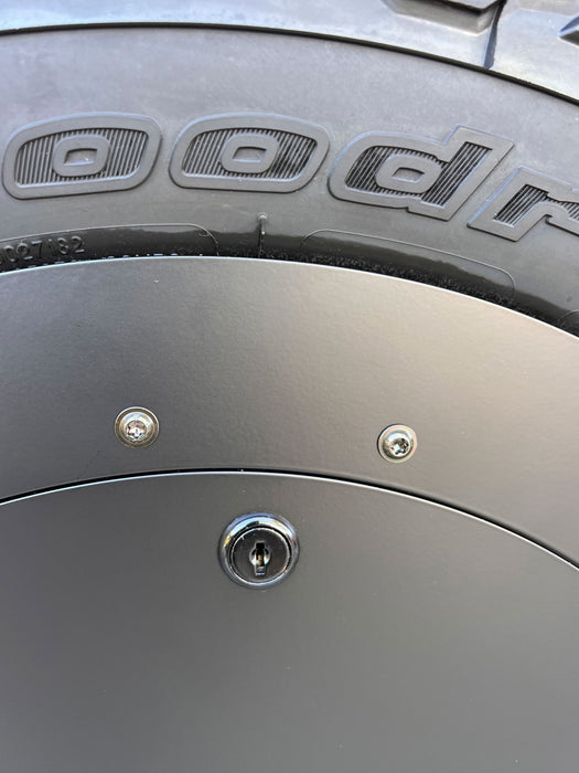 Mercedes-GWagon-Spare-Wheel-Cover-Pro-Lock-detail