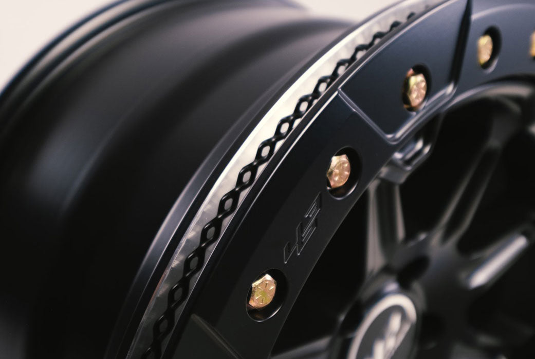 BL1-18_-Beadlock-Wheel-for-Mercedes-G-Wagon-w463-and-W463A-Black-Front-detail