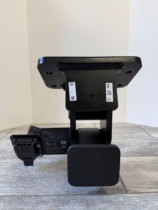 Mercedes OEM Trailer Hitch for 2025 G-Wagen W465 – Genuine G-Class Part with US 7 pin plug