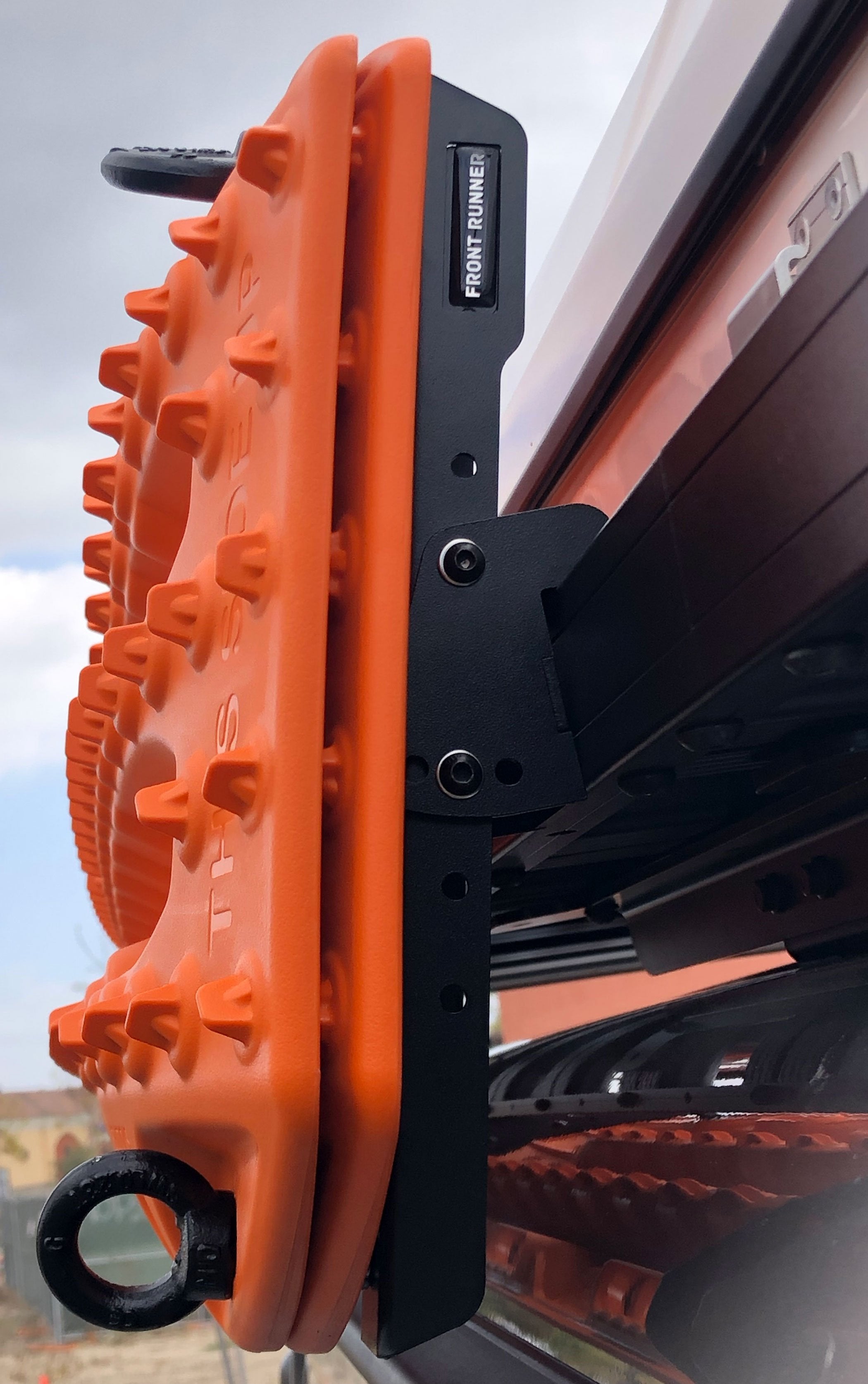 Maxtrax Mounting Bracket Kits and Mounting Pin Set for Slimline