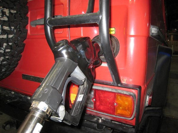 G-wagen W460 easy gas filling with rear roof access ladder installed. no drilling required
