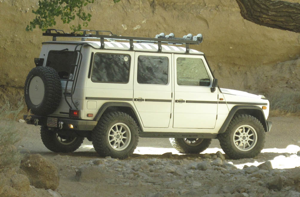 SlimLine II Roof Rack on a Mercedes G-Class 